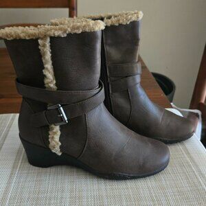 Wedge Winter Boots with Fur Trim - Like New!